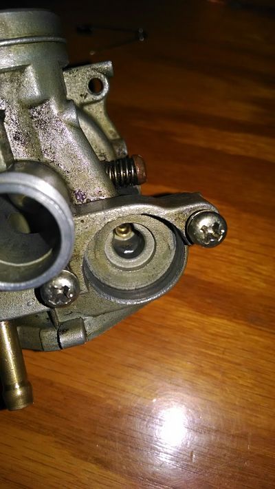 you can sort of see the bulge on the very bottom of the port