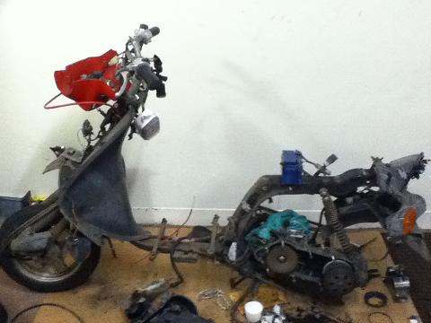 Elite in the trouble shooting process: <br />-Starter motor turns with starter button yeah!<br />-Tail light turns on when key is on position, brake light turn signals and display light not working yet.  Need to read that manual :idea: <br />-Cleaned and verified functionality of control switches <br />-Using Sym DD resistor, regulator, and battery for tests